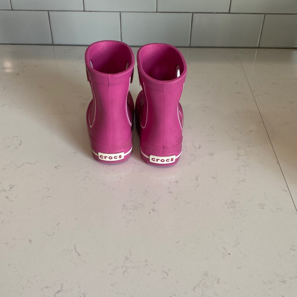 Toddler crocs